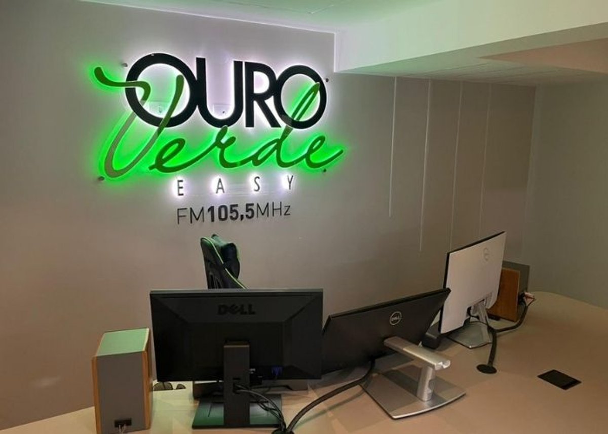 Ouro Verde FM Easy inaugura novo estúdio em Curitiba