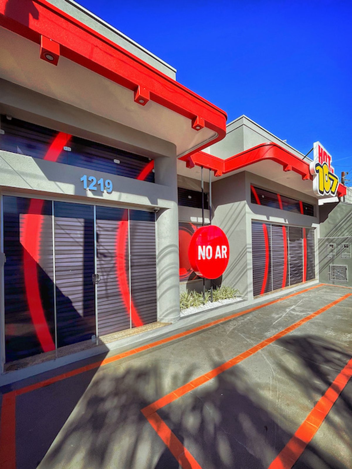 Primeiro semestre da Hot 107 FM tem série de novidades na região de Bauru. FM realiza balanço das ações