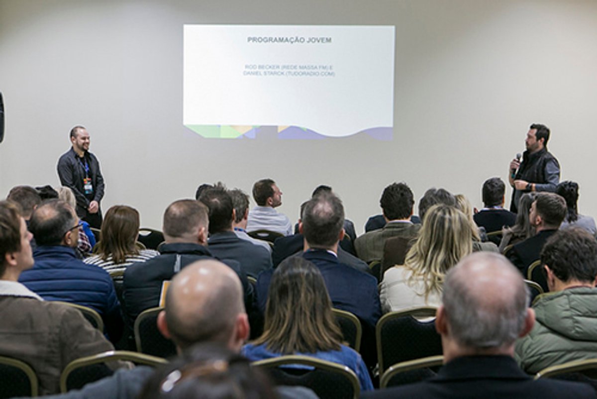 Palestras sobre programação e pesquisas de Rádio encerram 17º Congresso Catarinense de Rádio e Televisão