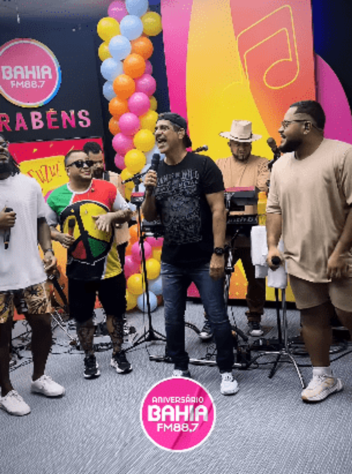 Bahia FM realiza ações em sua programação para comemorar seus 16 anos em Salvador