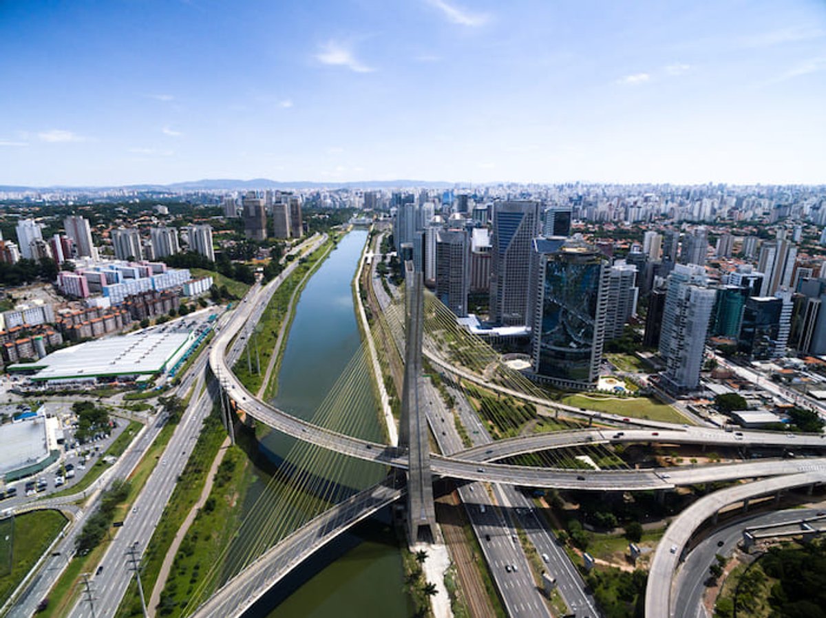 Panorama: São Paulo volta a registrar a marca de 19 FMs acima de 1 milhão de ouvintes únicos alcançados 