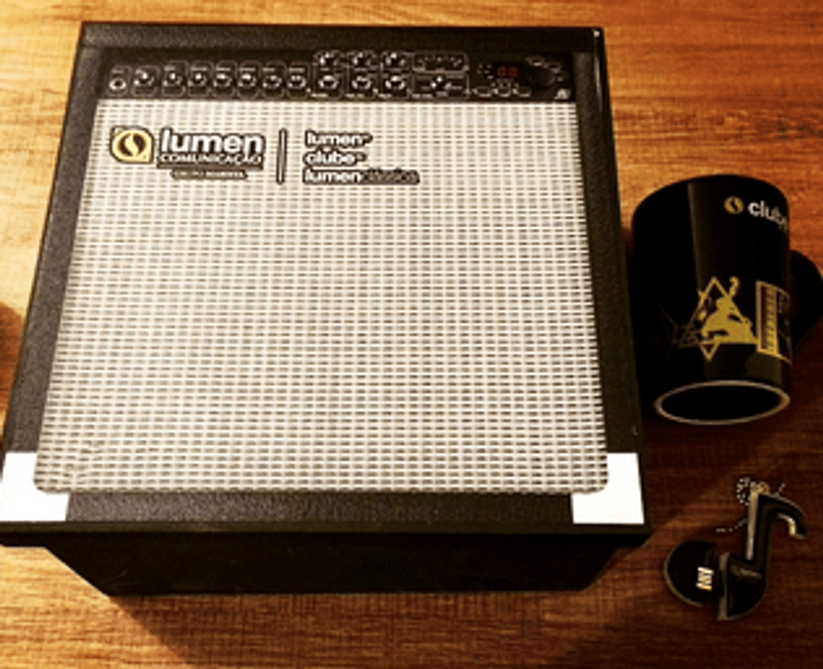 Lumen Comunicação lembra do Dia do Rádio em kit institucional