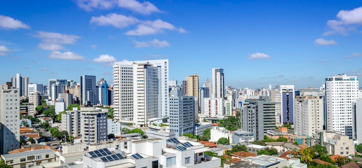 Panorama: BHFM avança e acirra disputa pela liderança geral; Rádio Itatiaia segue no topo em Belo Horizonte