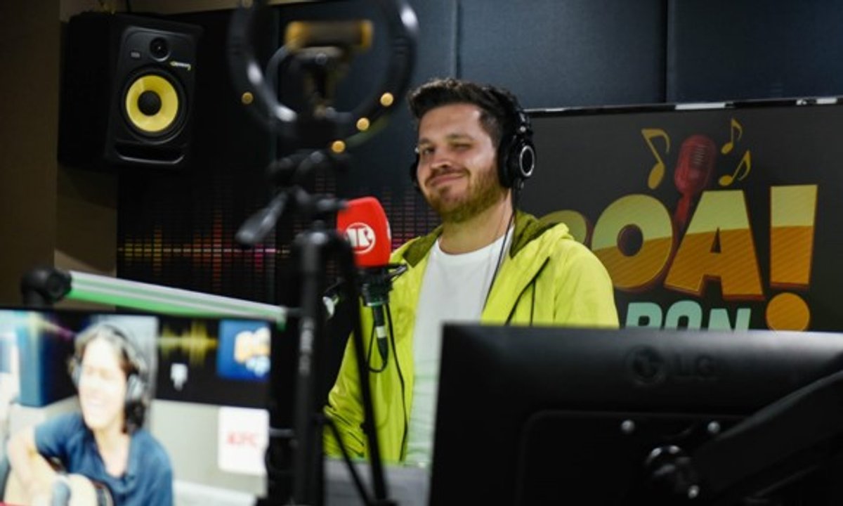 Jovem Pan FM comemora 30 anos com novos programas e retorno de apresentadores em Curitiba