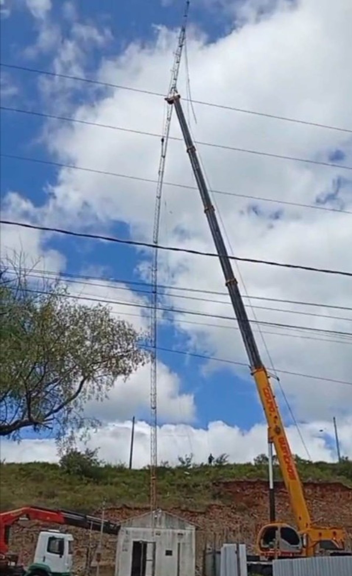 Torre da 107 FM é removida pela Prefeitura de Santana do Livramento (RS) após decisão judicial