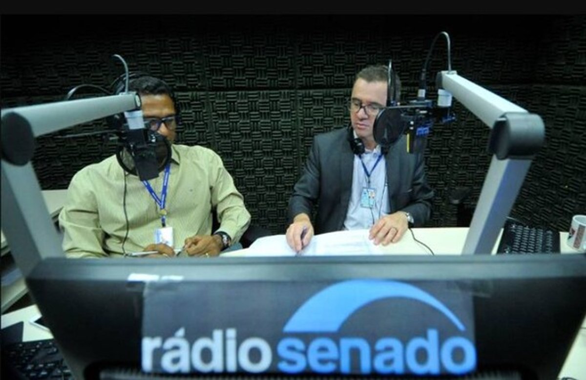 Rádio Senado completa 27 anos operando em Brasília