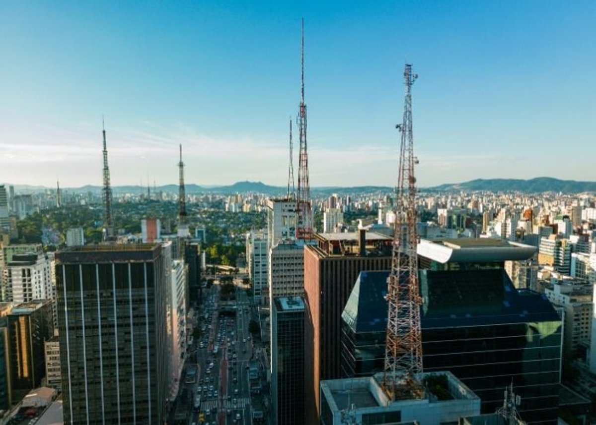 Panorama: Alpha FM e Band FM mantêm maiores audiências em São Paulo; Transcontinental no top 3 e Rádio 105 FM no top 10