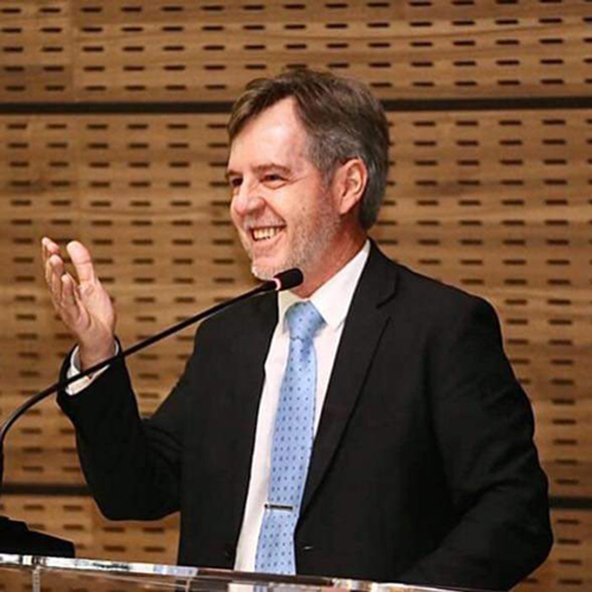 Luto: Diretor da Rádio Banda B e presidente da AERP, Michel Micheleto, falece em virtude da Covid-19, em Curitiba