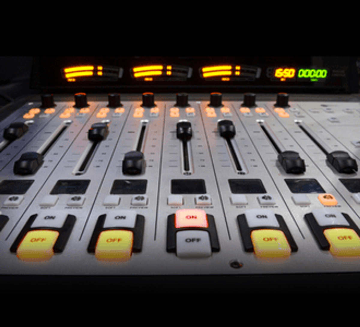 Tendências | Estudo da Audacy destaca como autenticidade do rádio potencializa performance publicitária