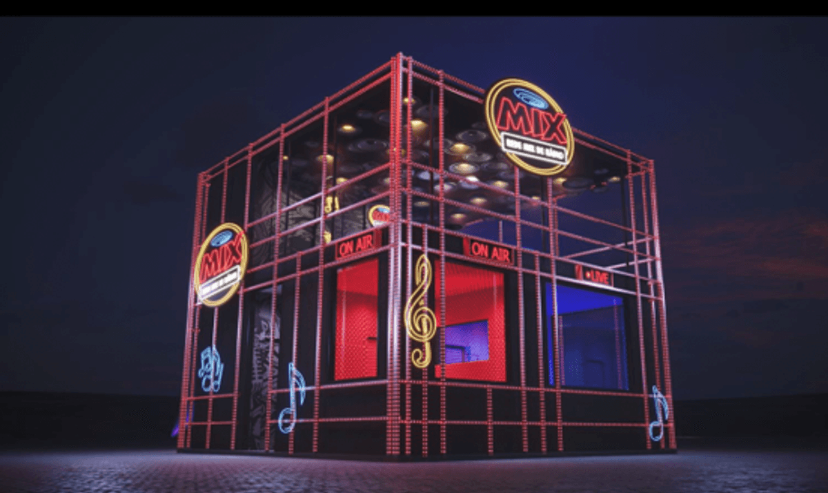 Rádio Mix FM instala estrutura de 50m² para transmissões ao vivo do The Town em São Paulo