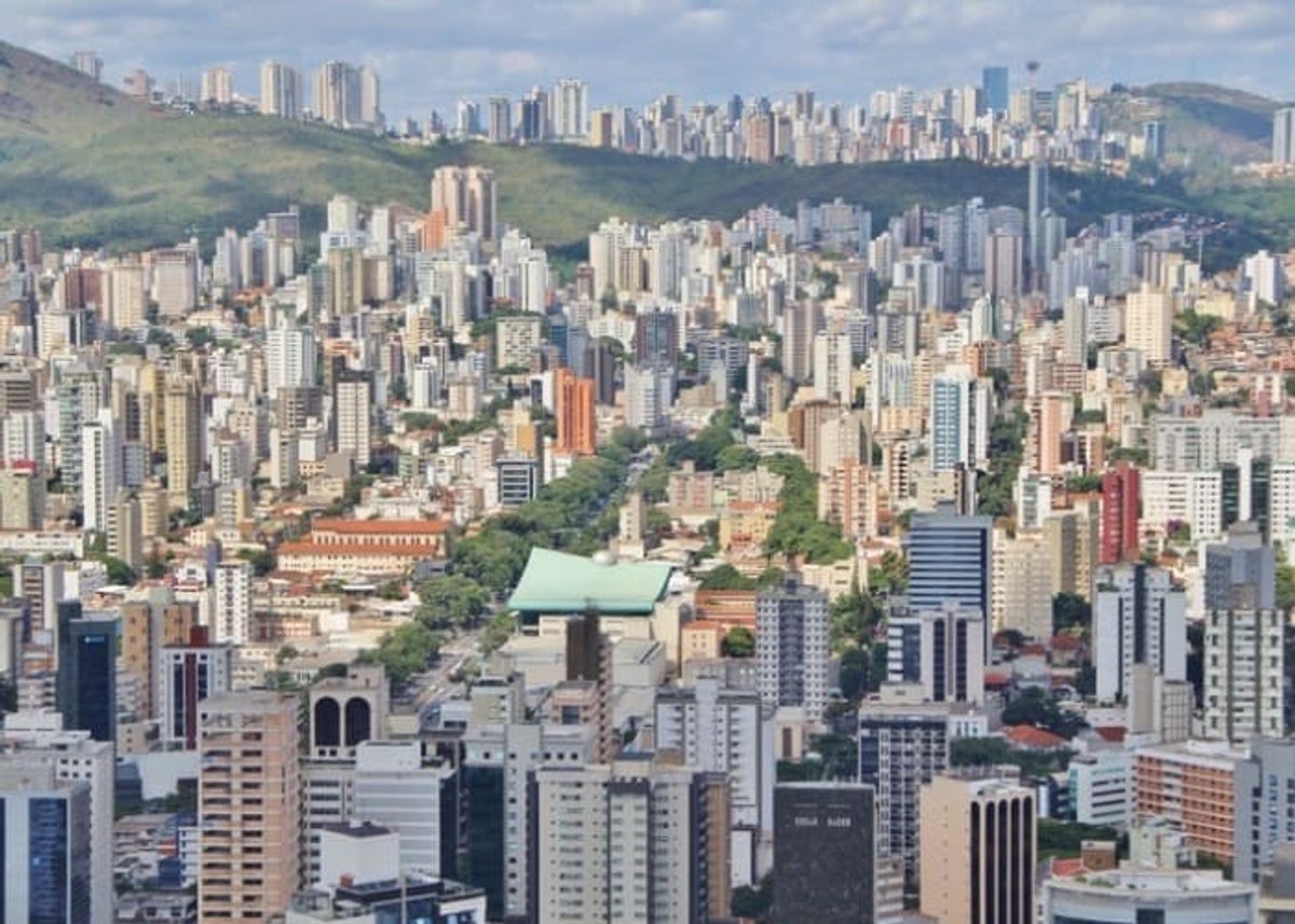 Panorama: Rádio Itatiaia, Liberdade FM e BHFM disputam o topo do ranking de audiência; Alvorada FM cresce em Belo Horizonte