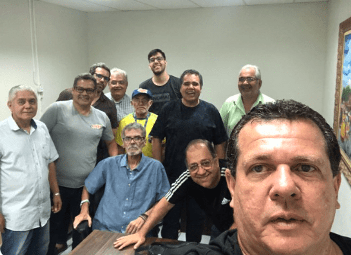 Equipe da Rádio Clube AM anuncia encerramento da estação no Recife
