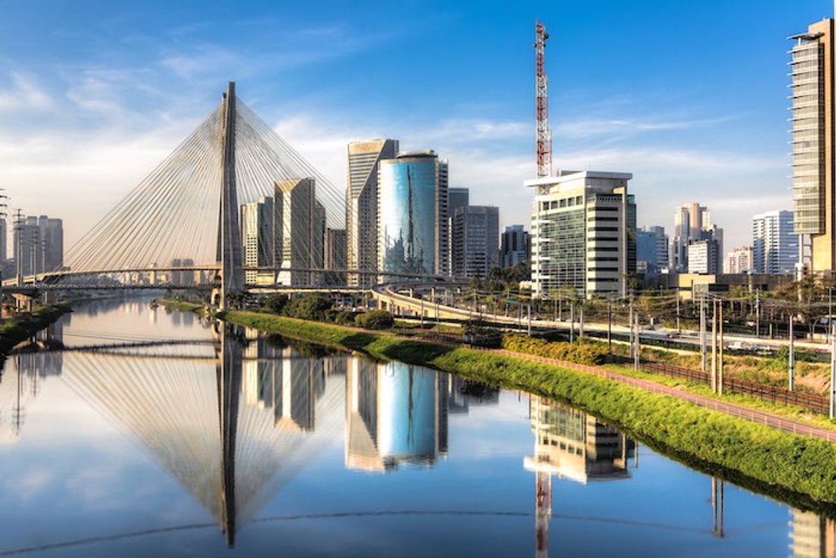 Panorama: Jovem Pan FM e Band FM cravam os maiores alcances de São Paulo. Gazeta FM e Rádio Mix FM avançam no ranking