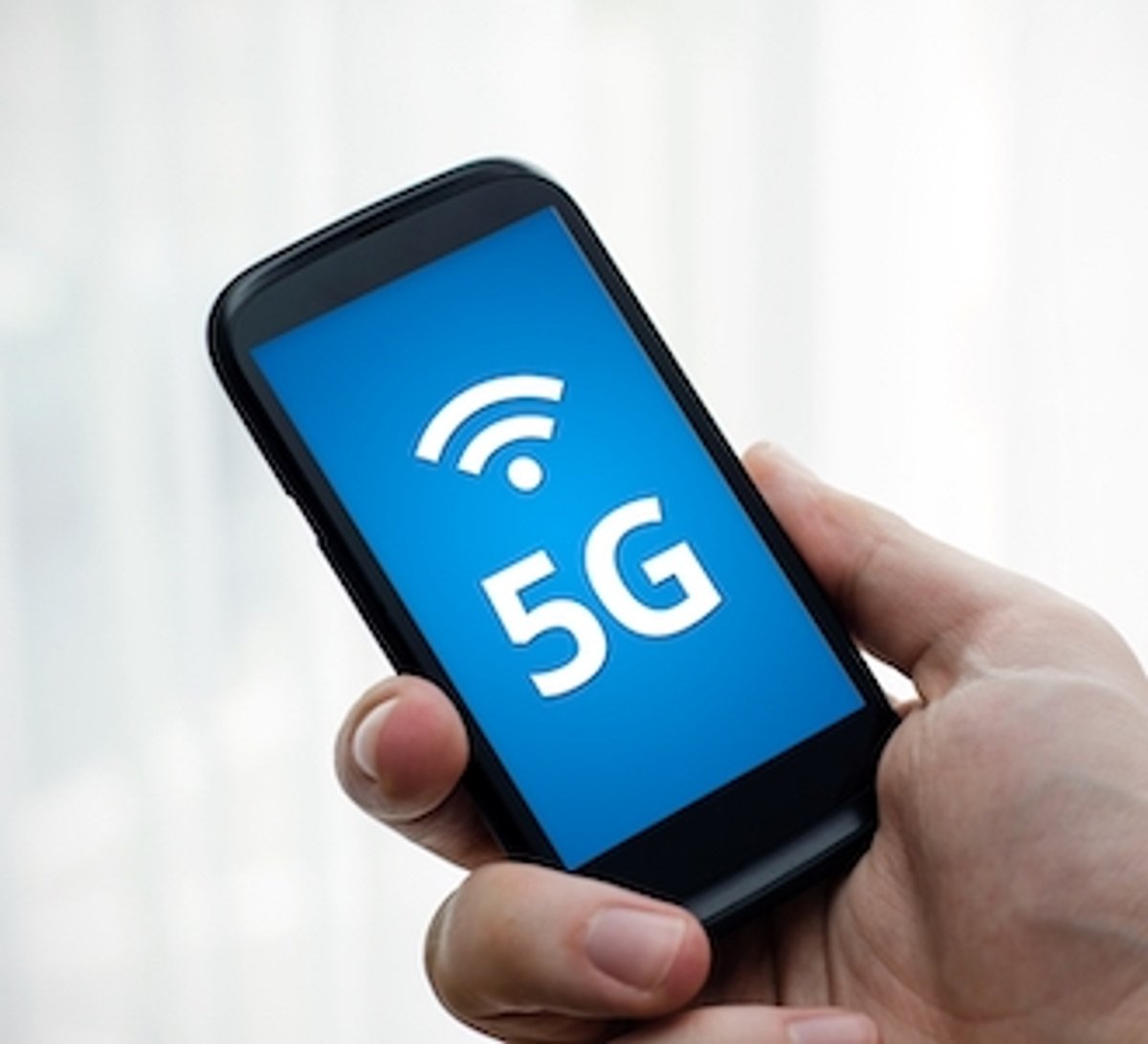 Ministro das Comunicações, Fabio Faria, diz que São Paulo e Rio de Janeiro devem ter 5G até dezembro