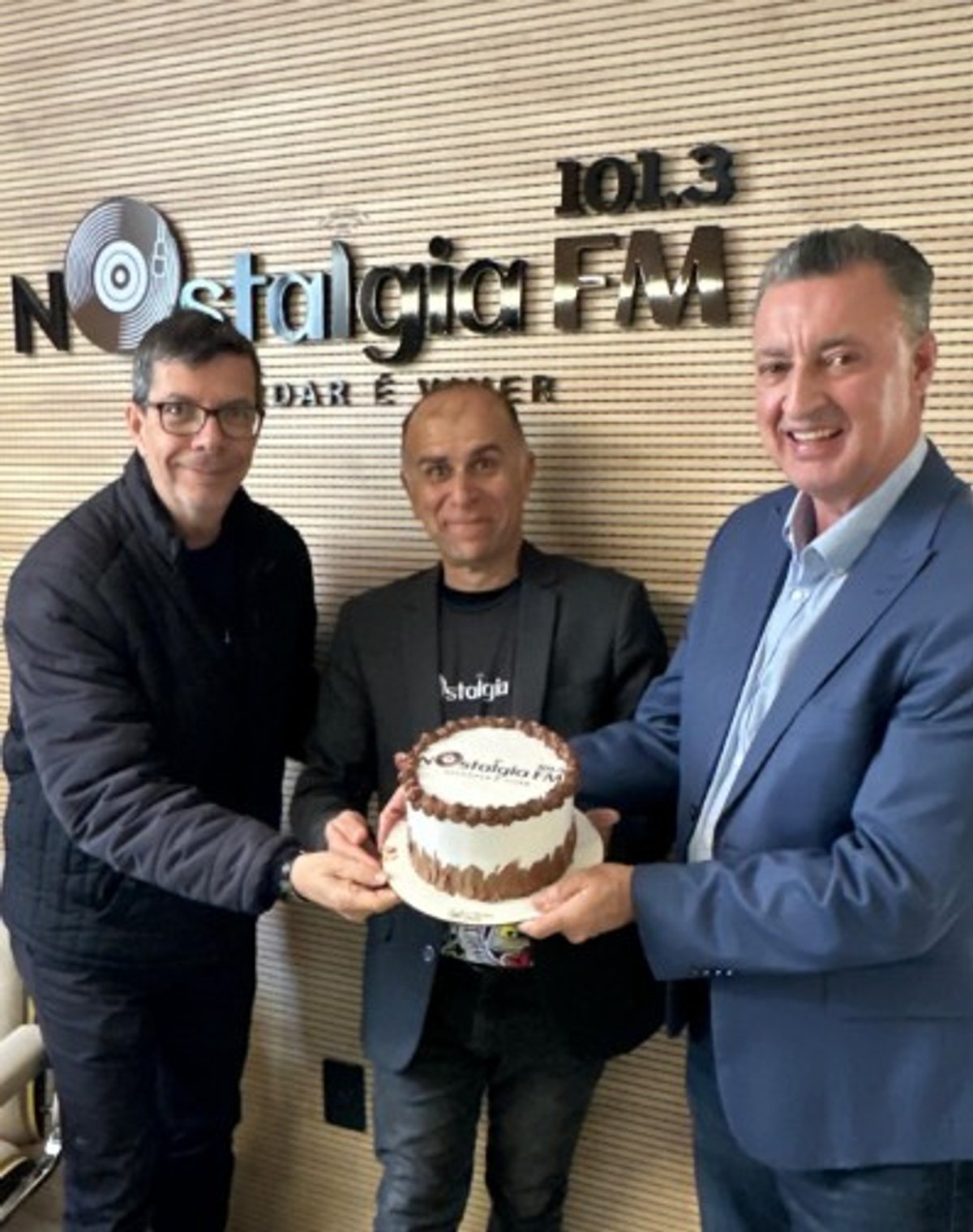 Nostalgia FM completa cinco meses no ar destacando sua audiência digital em Florianópolis (SC)