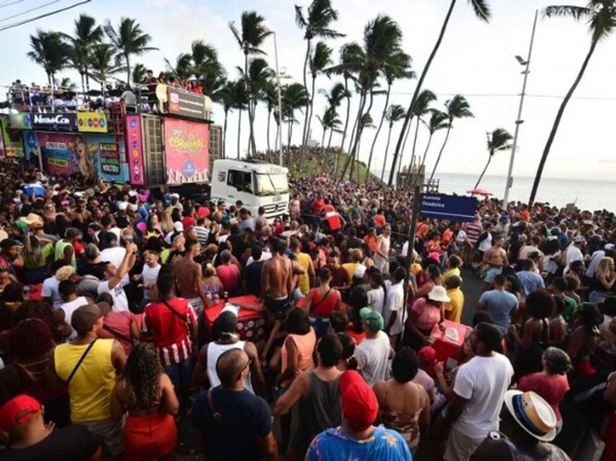 Salvador FM transmite desfile de pré-Carnaval direto do Circuito Barra/Ondina