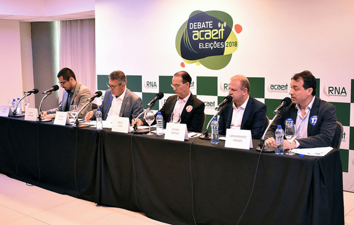 Com 53 rádios retransmitindo, ACAERT promove segundo debate entre candidatos ao governo de Santa Catarina