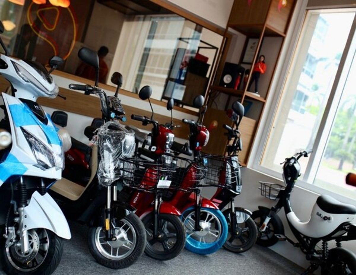 Positividade FM completa 5 anos e lança promoção “Mobilidade Positiva” com sorteio de 8 motos elétricas