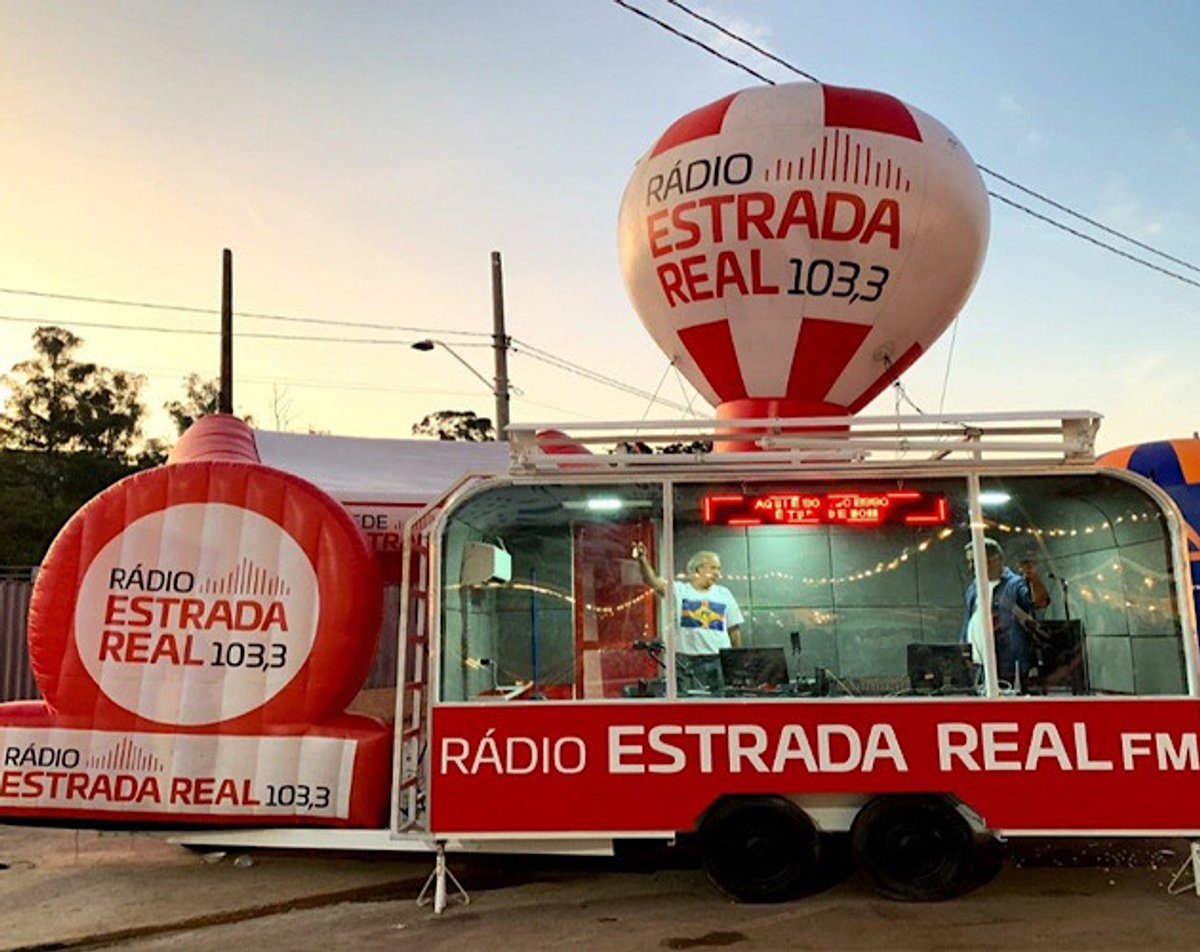 Estrada Real FM promove lançamento de estúdio móvel no interior de Minas Gerais