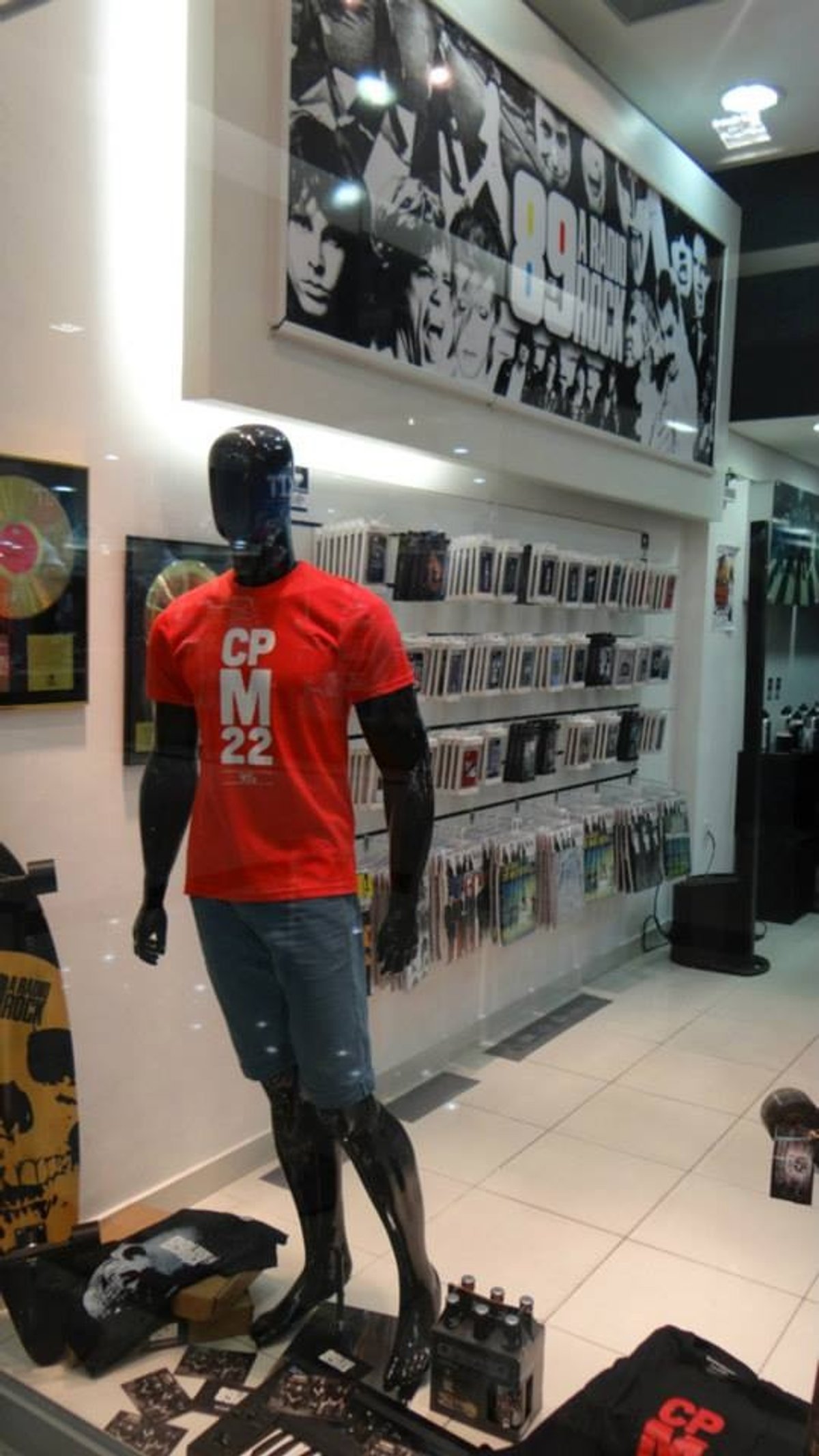 89 A Rádio Rock lança loja física em shopping da Grande São Paulo