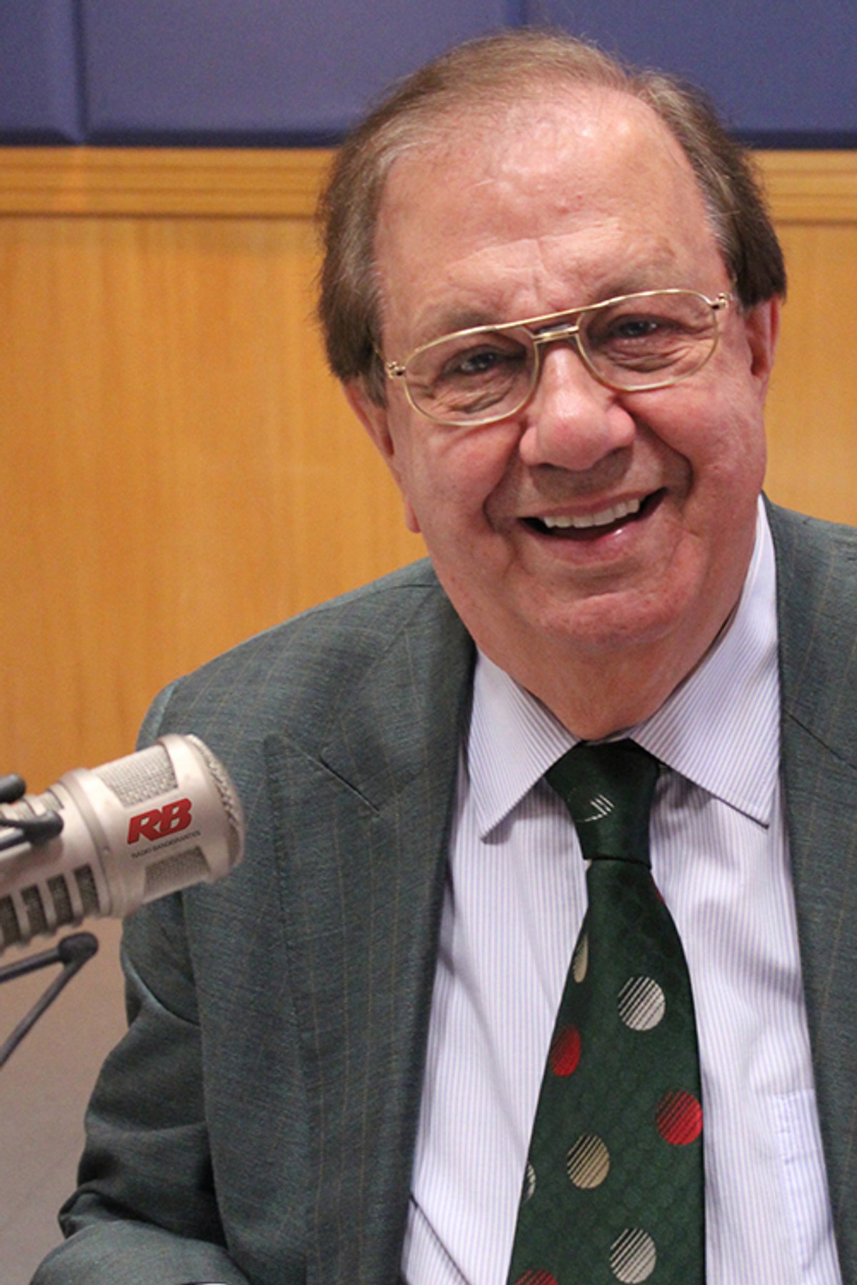Jornalista Salomão Ésper deixa Jornal Gente e fará participações no Rádio Livre da Rádio Bandeirantes