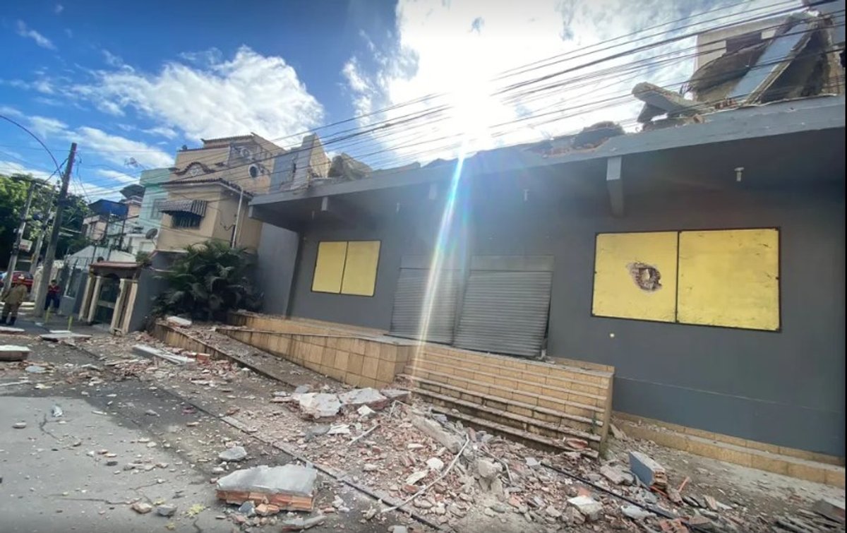 Antiga sede da Super Rádio Tupi desaba parcialmente no Rio de Janeiro
