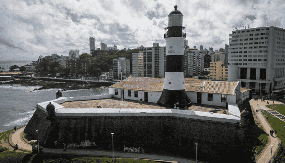 Panorama: GFM e Piatã FM aparecem mais próximas no topo; Salvador FM segue avançando e Band FM entra no top 10 em Salvador