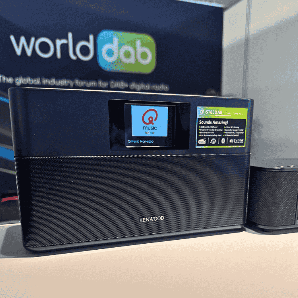 Rádio digital DAB+ ganha força na Europa e foi destaque no IBC2025