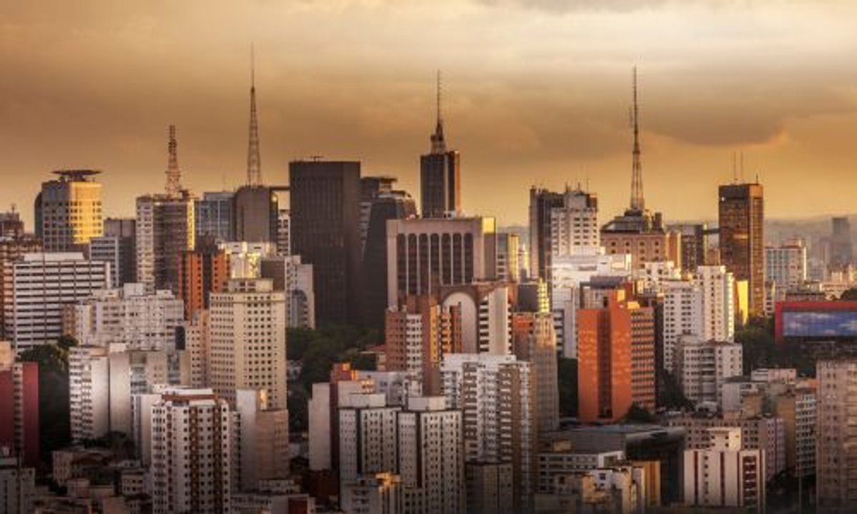 Panorama: Band FM e Jovem Pan FM seguem isoladas no topo em alcance; Rádio Mix FM e Gazeta FM avançam