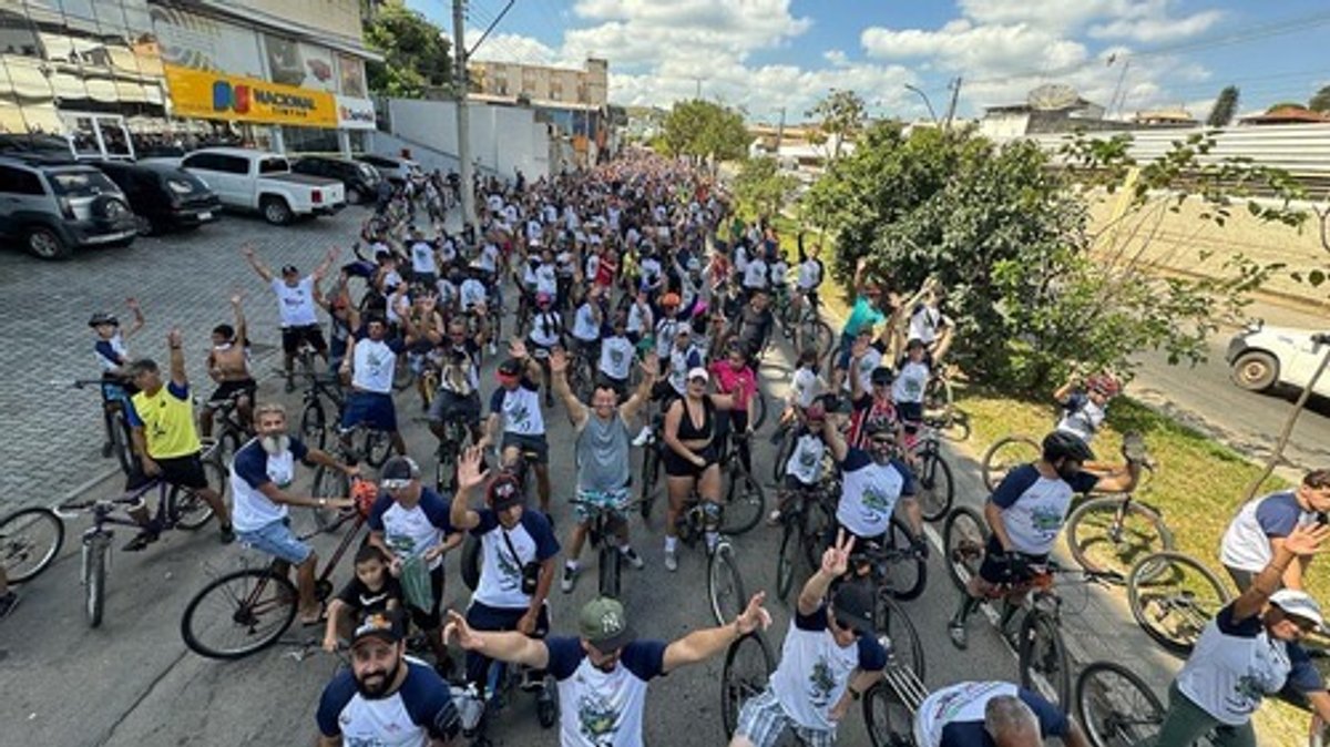 Sucesso FM promove passeio ciclístico e reúne mais de 4 mil participantes em Barbacena (MG)