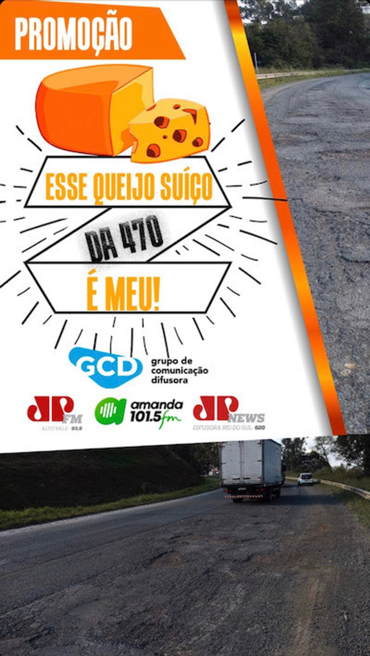 Emissoras da região do Rio do Sul promovem ação alusiva relacionada a buracos em rodovia federal em SC