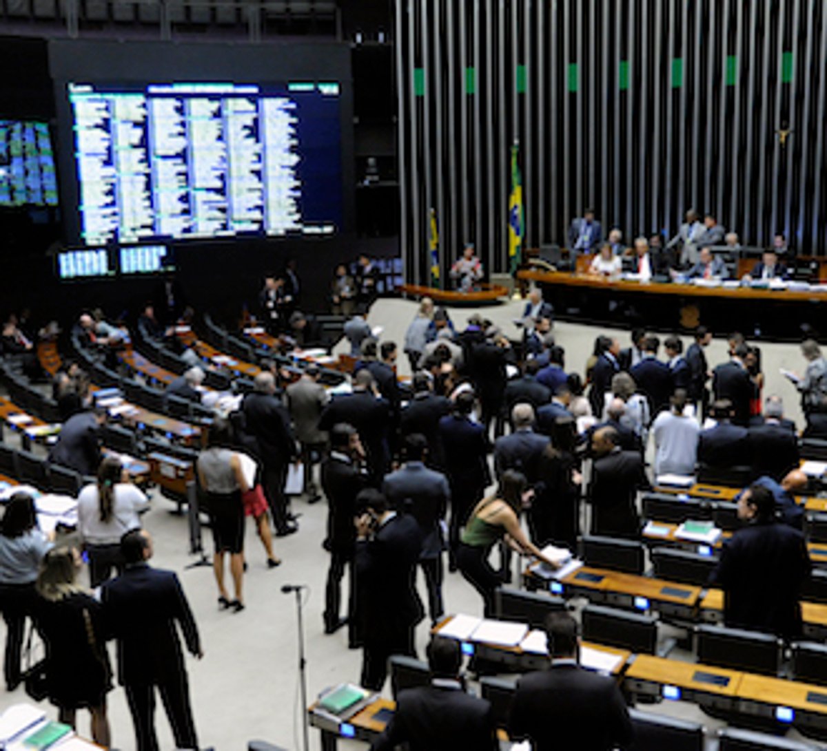 Ministério das Comunicações libera outorga para a transmissão da Rádio Câmara em sete cidades de cinco estados