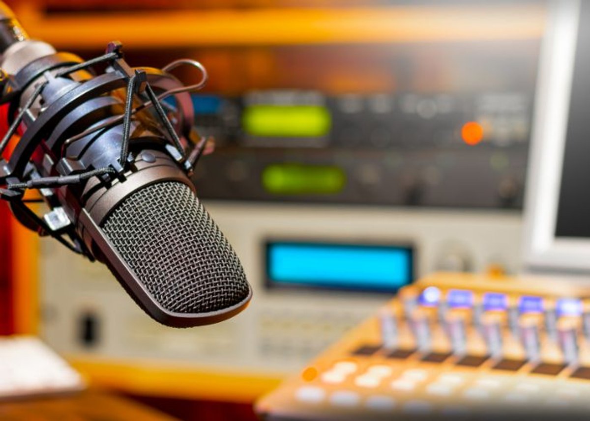 Tendências | Inteligência artificial gera 50 mil músicas por dia e reforça desafio do rádio como curador musical