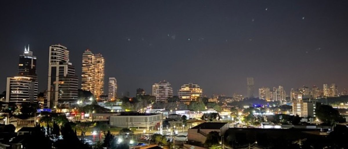 Panorama: 98 FM assume liderança de audiência em Curitiba. Mundo Livre FM avança no top 3 e Ouro Verde FM Easy no top 5