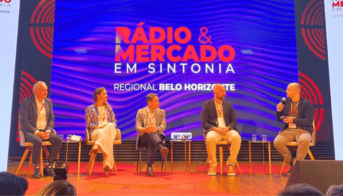 O Rádio Hoje | Pesquisa Quaest aponta alto consumo, transformação digital e forte eficácia comercial do rádio em Minas Gerais