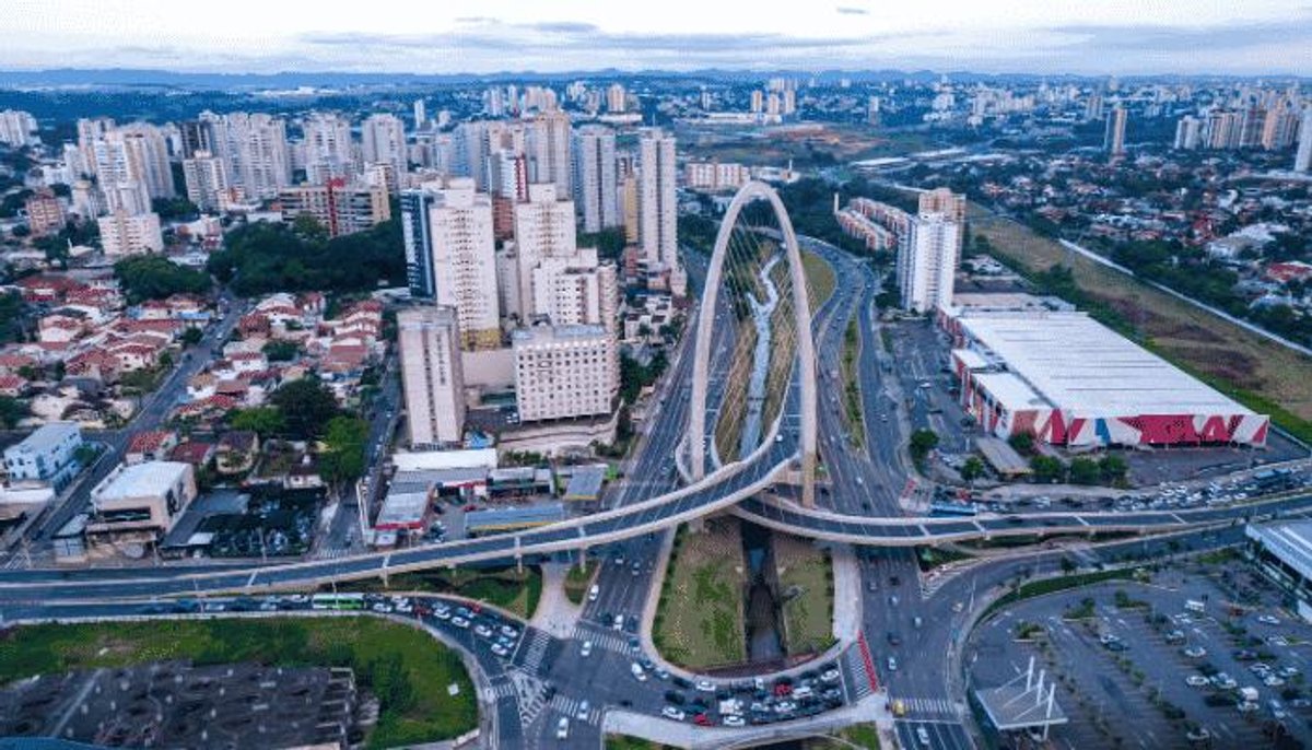 Panorama: Ótima FM lidera em São José dos Campos (SP); Band Vale FM avança e aparece na vice-liderança