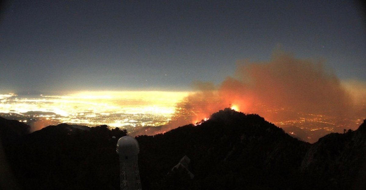 Rádios da iHeartMedia se unem para cobertura dos incêndios em Los Angeles (EUA)