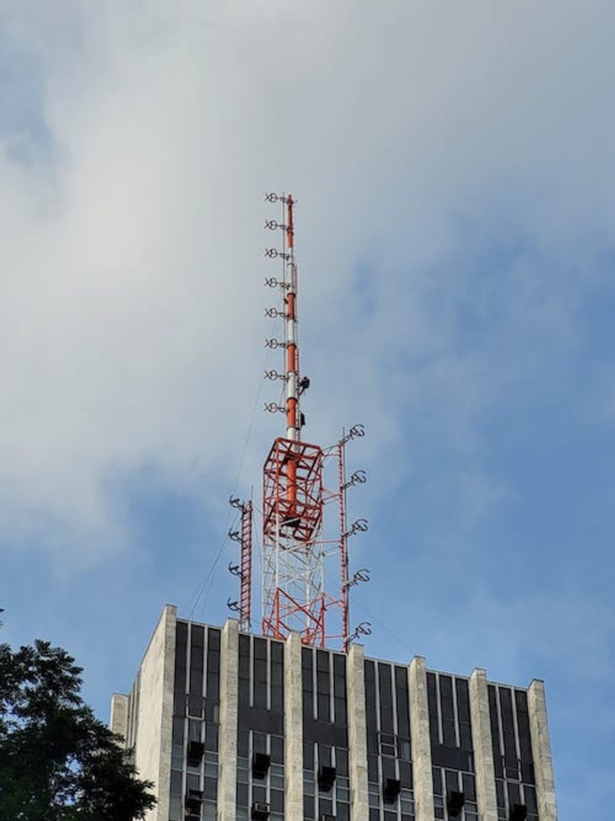 Jovem Pan FM estreia canal digital com programação musical e nova estrutura de transmissão em São Paulo