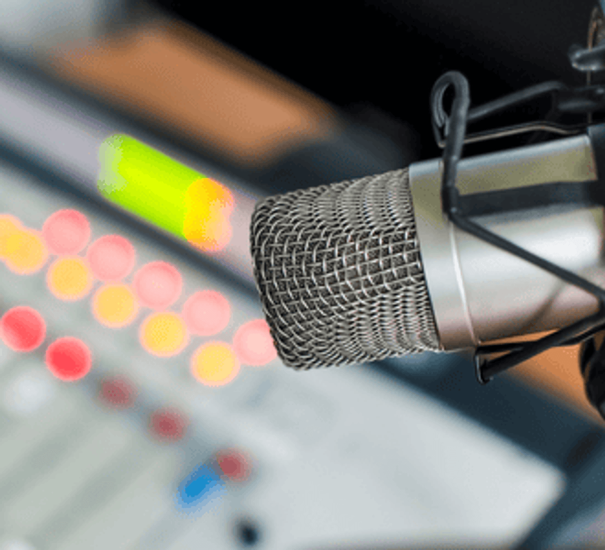 Análise aponta que valorização da conexão humana pode representar nova oportunidade para o rádio entre a Geração Z