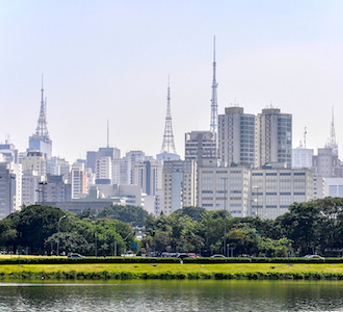 Panorama: Alcance do rádio em São Paulo segue em alta. 18 FMs  superam a marca de 1 milhão