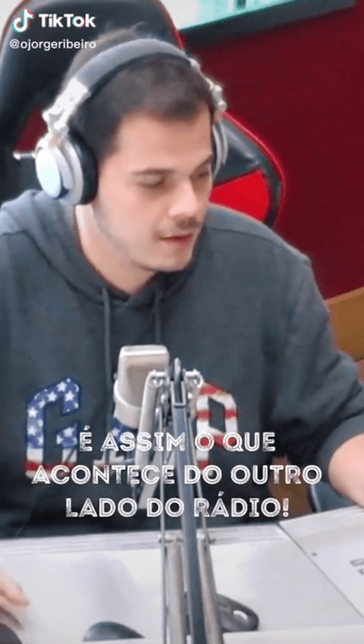 Curiosidade: Vídeo postado por radialista da Rádio Mix FM com uma passagem de locução viraliza no TikTok