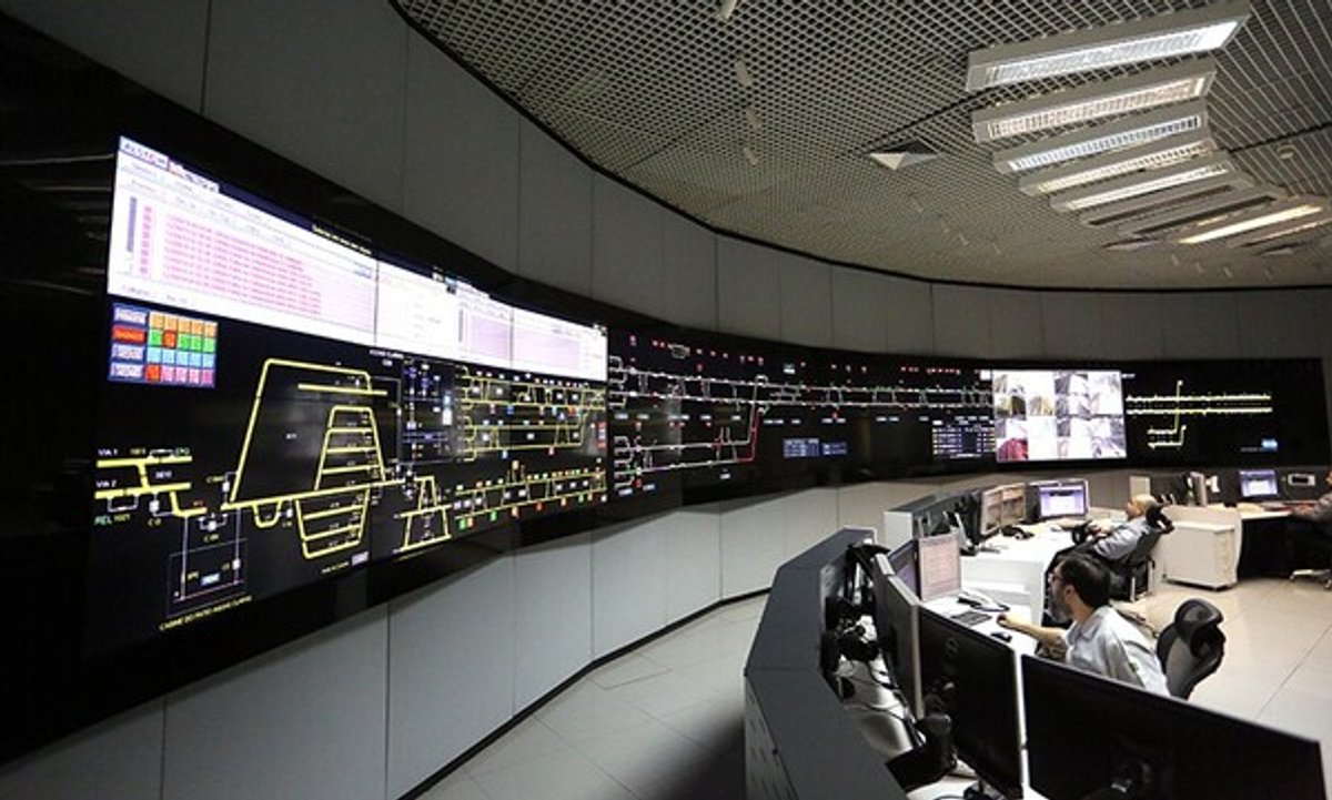 Rádio Bandeirantes transmite programas direto do Metrô de São Paulo