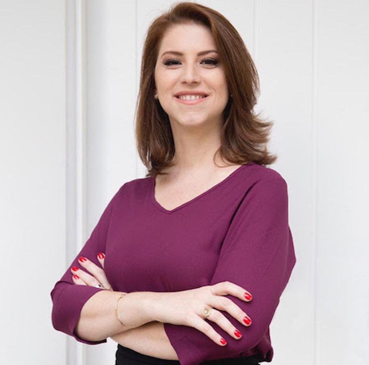 Grupo Bandeirantes anuncia Juliana Rosa. Jornalista vai atuar pela Rádio Bandeirantes e BandNews FM