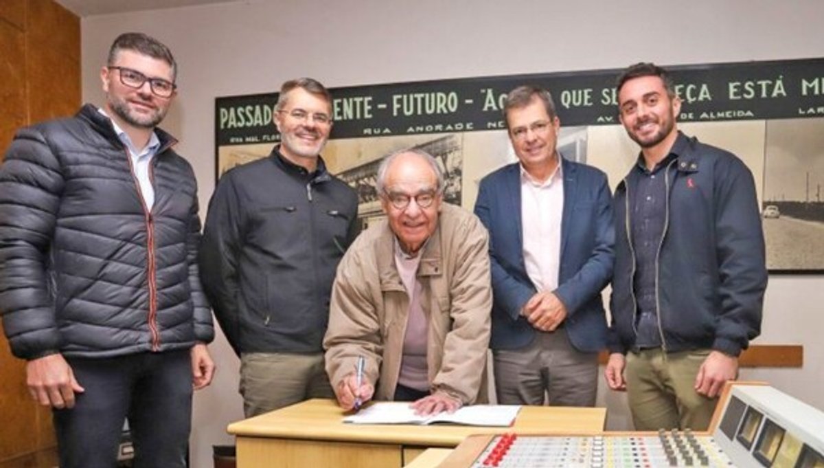 Rádio Pelotense retomará transmissões em julho no dial 99.5 FM como parte do Grupo A Hora