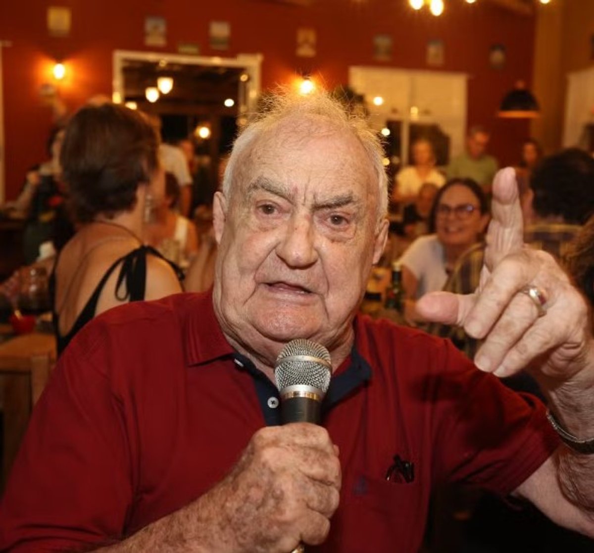 Jornalista Luiz Geraldo Mazza morre aos 93 anos em Curitiba (PR)