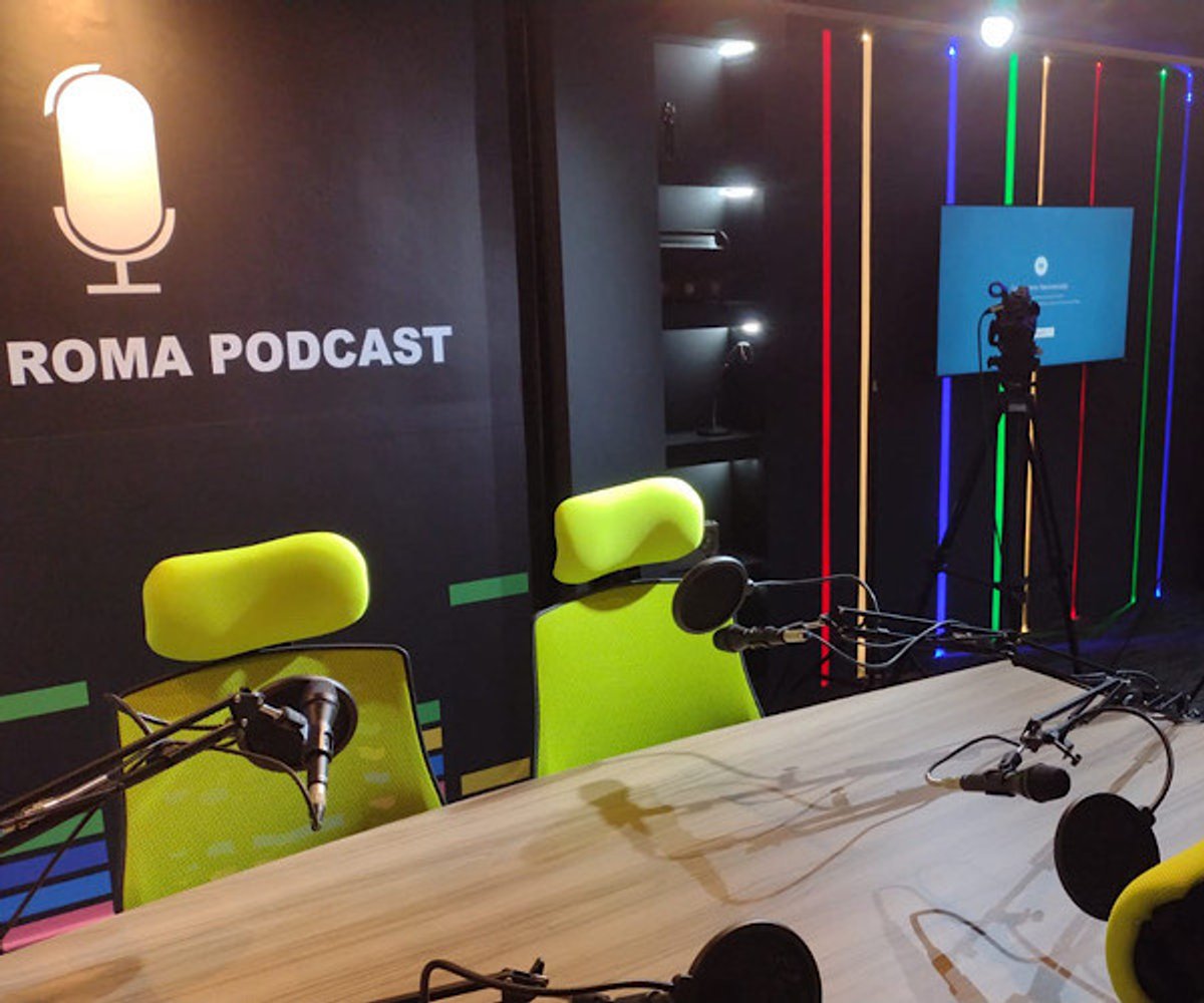 Roma FM investe em novo aplicativo e em estúdio exclusivo para produção de podcasts