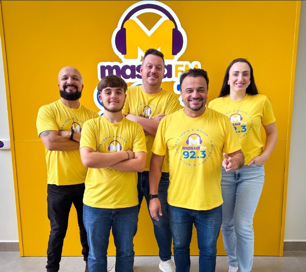 Massa FM Rio do Sul/Ituporanga (SC) completa um ano com campanha promocional e ações sociais