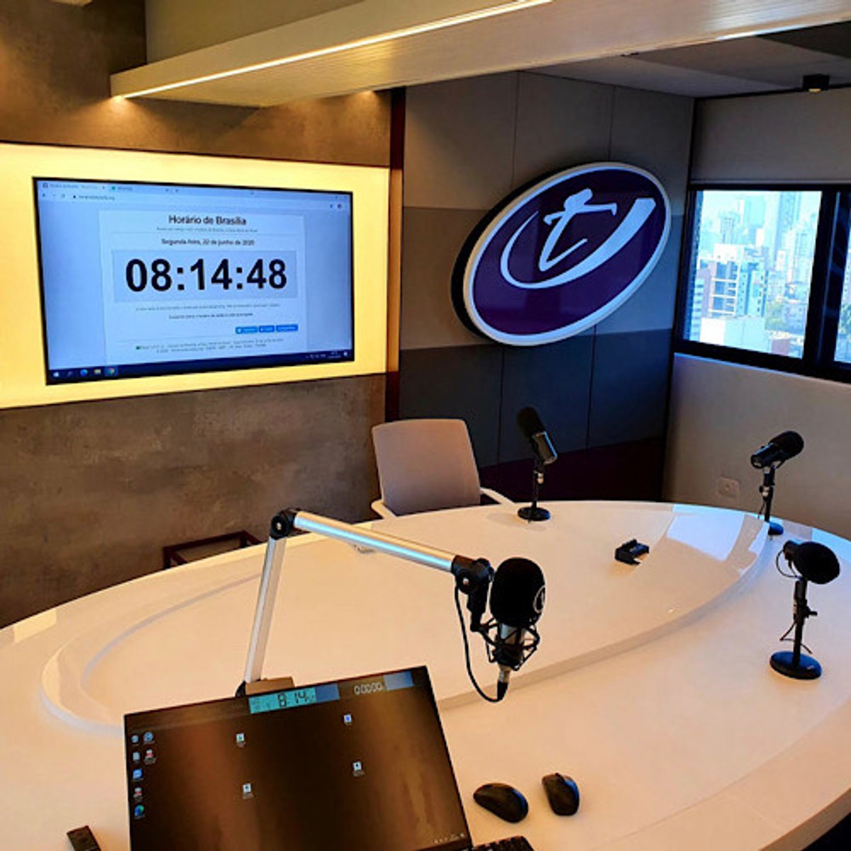 Rádio T FM inicia suas operações a partir dos novos estúdios em Curitiba