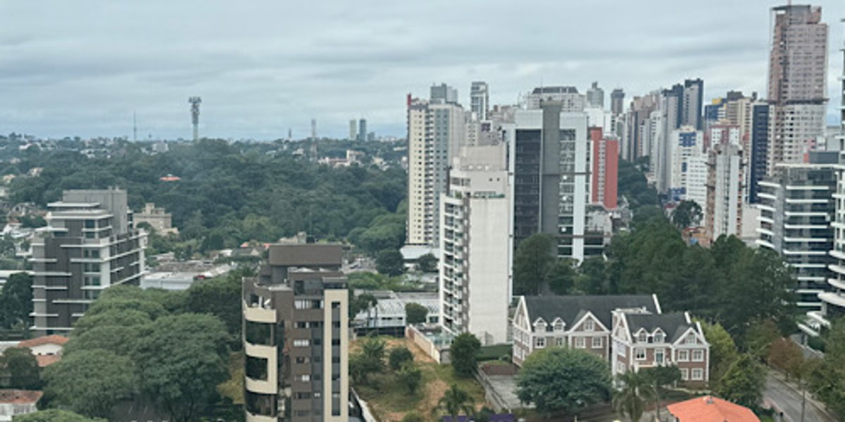 Panorama: 98 FM segue na liderança geral de audiência em Curitiba; Caiobá FM, Jovem Pan FM e Ouro Verde FM Easy avançam