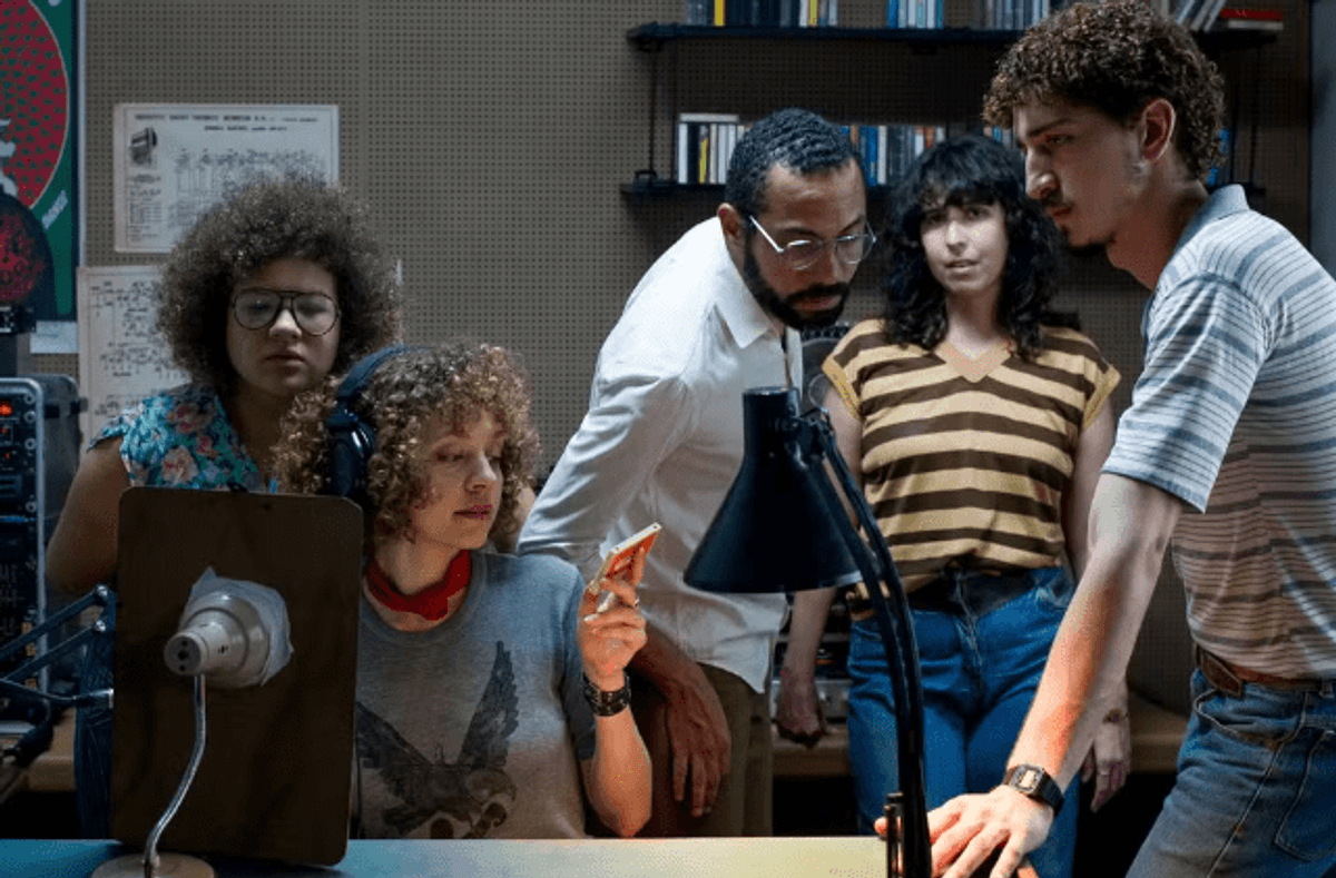 Rede Globo exibe minissérie baseada no filme que conta a história da Fluminense FM